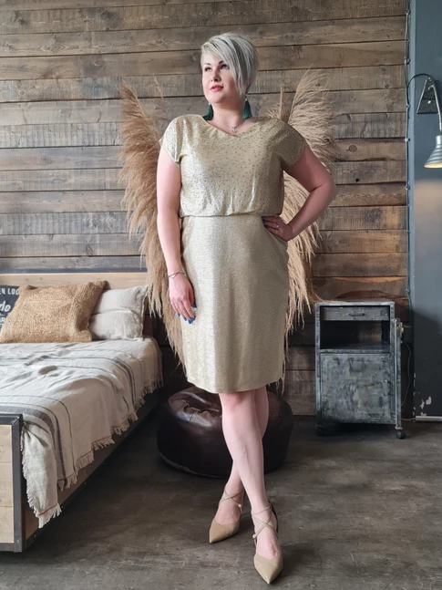 IRISZ RUHA - PLUS SIZE ÖRÖMANYA ÉS ALKALMI RUHA 